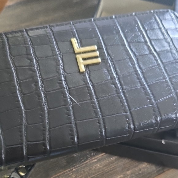 London Fog Black Croc-Embossed Wristlet - Picture 9 of 13